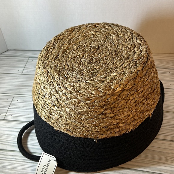 Rope and Seagrass Basket - Picture 8 of 8